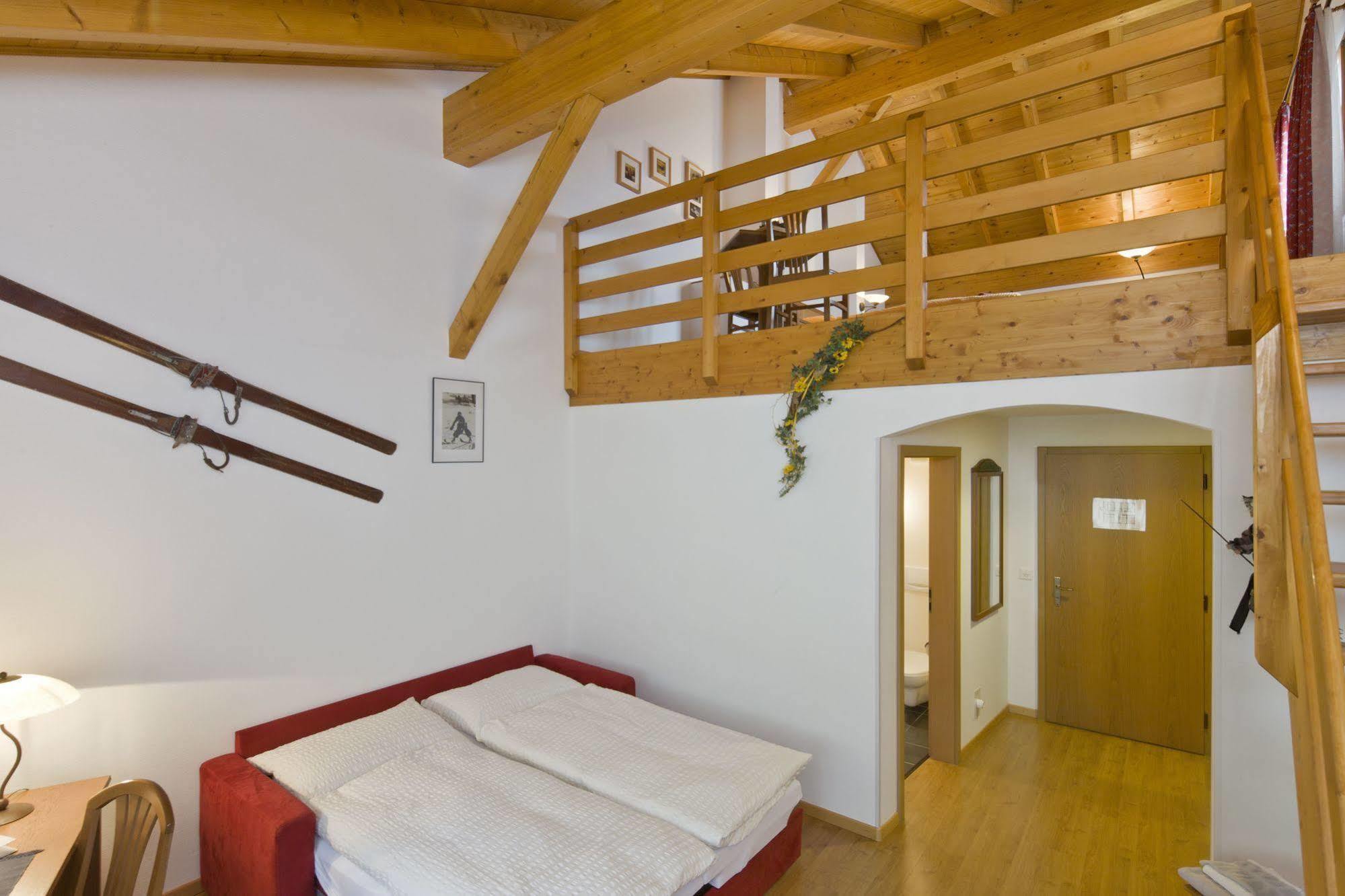 Hotel Massa Blatten bei Naters Bagian luar foto